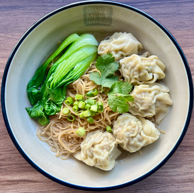 Wonton Noodle Soup (云吞汤面)